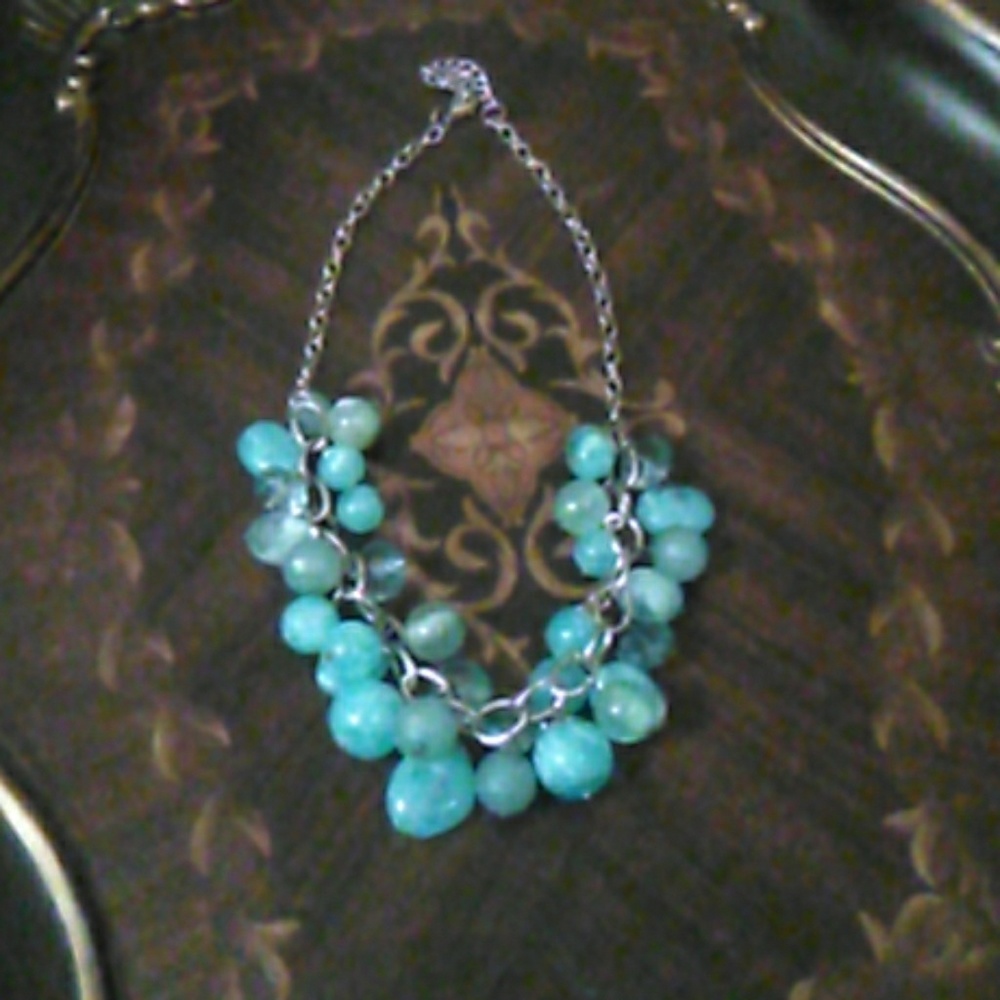 Necklace w/aqua blue stones